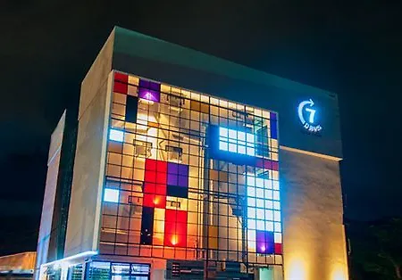 7 Days Hotel